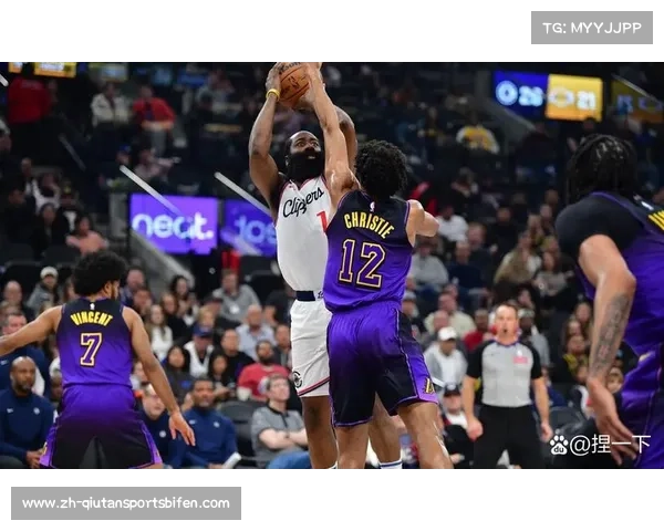 NBA季后赛激战正酣 强队争锋厮杀谁能笑到最后成就伟大传奇 NBA季后赛激战正酣 强队争锋厮杀谁能笑到最后成就伟大传奇